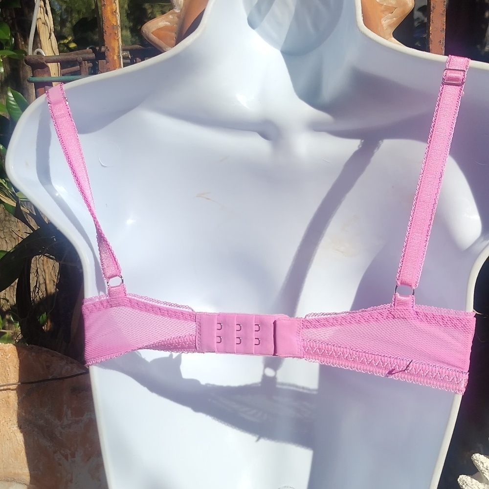 Victoria's Secret Pretty And Pink Lacey Bra 32d - Picture 8 of 9